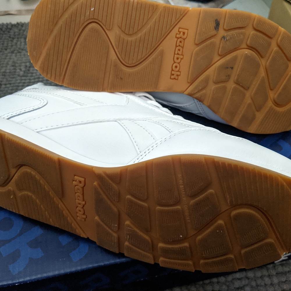 *NEW* Reebok Women's 7.5 - Picture 4 of 10